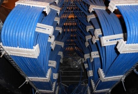 綜合布線:安裝模塊、線纜整理