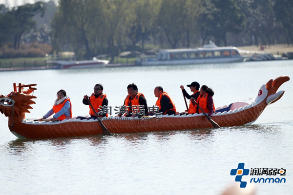 上海潤滿弱電工程賽龍舟合影 上海潤滿弱電工程賽龍舟合影